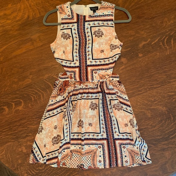 Beautiful Patterned TopShop Dress w Side Cutouts - Picture 3 of 6